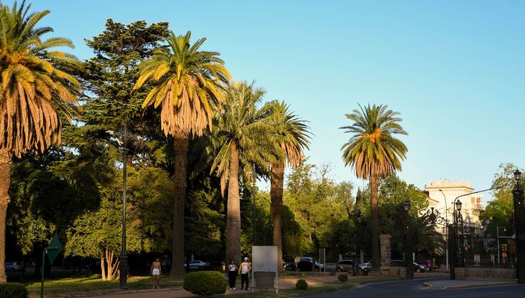 Los vientos del sector sur aportarán un ambiente más fresco en Mendoza a lo largo de la jornada. Los vientos del sector sur aportarán un ambiente más fresco en Mendoza a lo largo de la jornada.