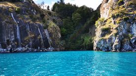 Este destino enamora por sus aguas cristalinas y sus cavernas de marmol Foto: Roberto Hernández Becerra en Maps