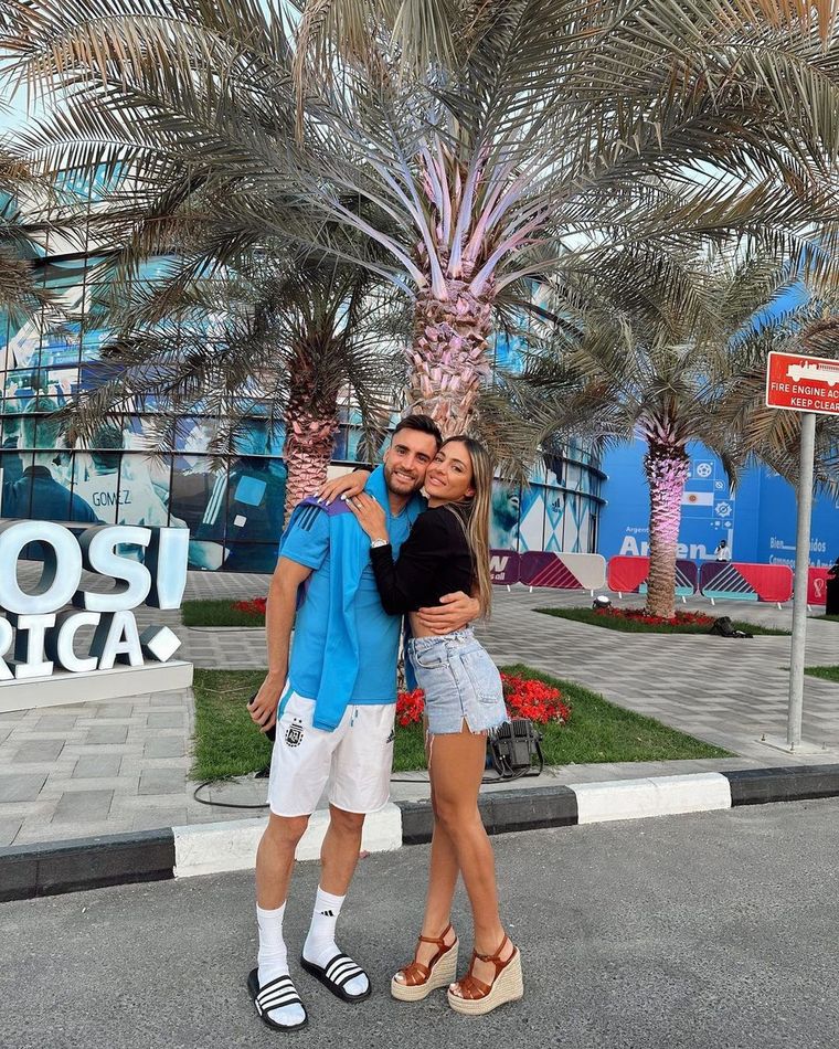 Amor por las mismas sandalias de la mano de Agus Gandolfo y Caro Calvagni Foto: Instagram