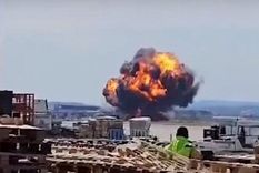 Un avión de la fuerza aérea de España se estrelló este sábado durante una exhibición realizada en Zaragoza Foto: Captura de video.