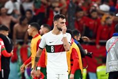 El palito de Bruno Fernandes a Cristiano Ronaldo tras la expulsión ante Irlanda.