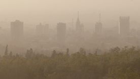El pronóstico indica que la jornada estará marcada por vientos intensos, nevadas y viento Zonda. Además, cierran el Paso a Chile por el mal tiempo.