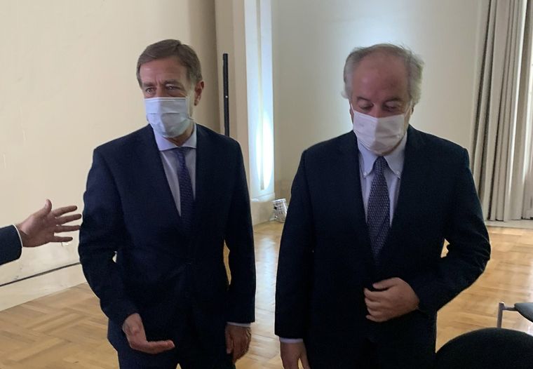 El gobernador Rodolfo Suarez junto al embajador chileno en la Argentina, Nicolás Monckeberg Díaz. Foto: Twitter Rodolfo Suarez