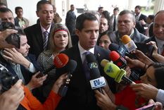 dia clave en venezuela: la oposicion denuncia acoso policial