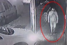 Las cámaras captaron el momento en que se llevan al auto