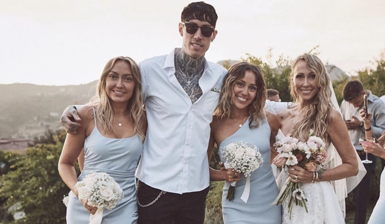 La mamá de Miley Cyrus celebró su casamiento en secreto y algunas fotos muestran la felicidad en la familia de la cantante.