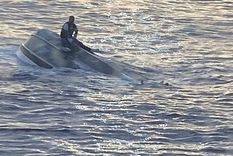 El único sobreviviente del naufragio, Juan Esteban Montoya, de Guacarí (Colombia) Foto: GUARDIA COSTERA DE EE.UU.