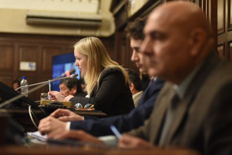 La Cámara de Senadores dio sanción definitiva al proyecto presentado por le gobierno de Alfredo Cornejo. La Cámara de Senadores dio sanción definitiva al proyecto presentado por le gobierno de Alfredo Cornejo.