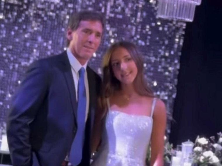 Claudio Úbeda fue parte de un evento familia mientras se define su futuro en Boca.