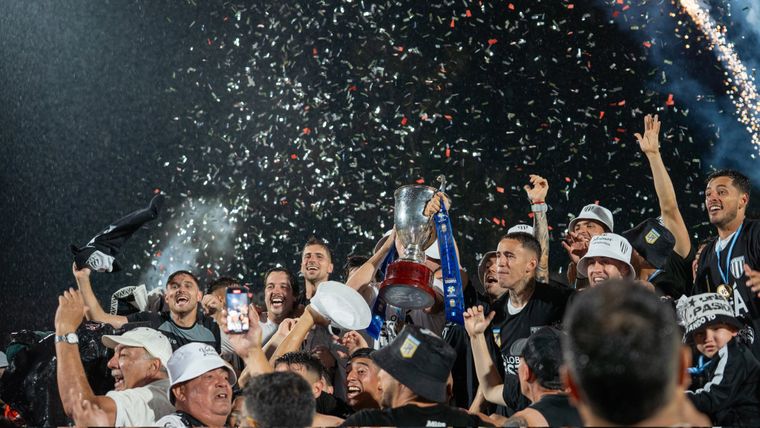 Gimnasia es de Primera y así fueron los festejos. 