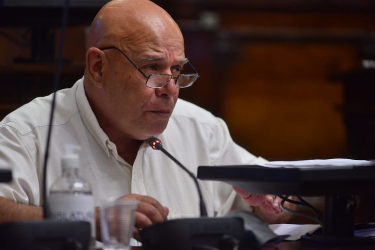 El senador justicialista Alejandro Abraham explicó por qué se abstuvo de votar el bloque entero. Foto: Twitter Frente de Todos