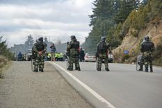 Retenes La tensión llegó a tal punto que las autoridades impidieron el avance de las marchas por temor a enfrentamientos. Fotos: Facebook de Alfredo López.
