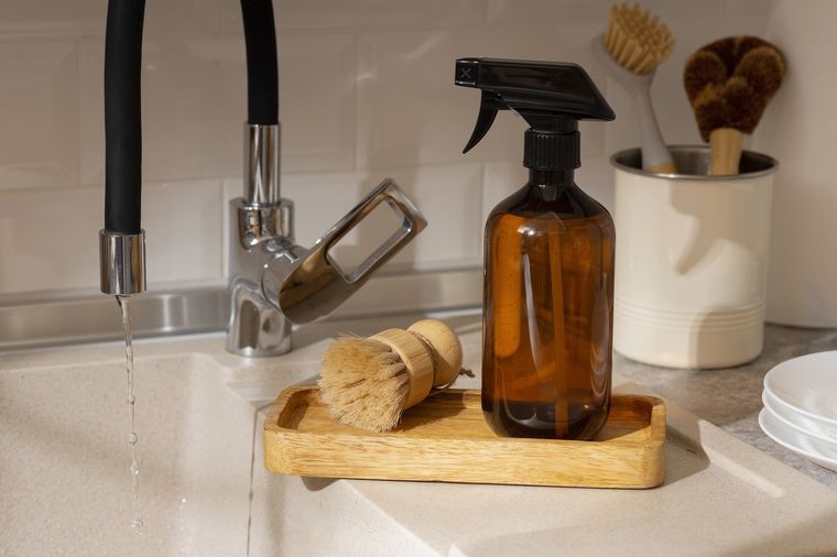 El vinagre es un gran aliado de la limpieza. Fuente: Freepik.