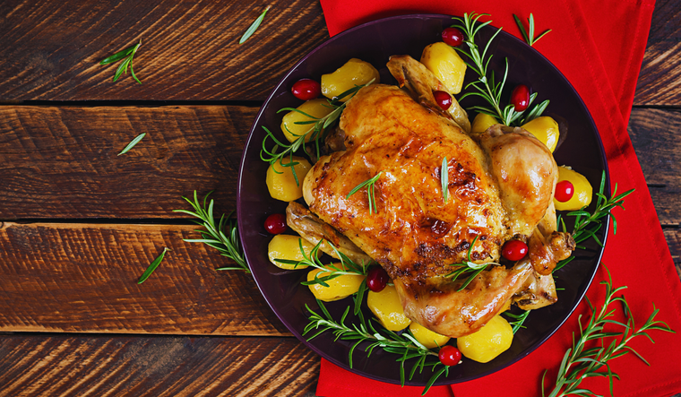 Esta receta de pavo al horno tiene su origen en celebraciones festivas europeas y americanas. Esta receta de pavo al horno tiene su origen en celebraciones festivas europeas y americanas.