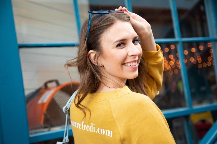 Si estás solo Geminis esta carta del Sol, dice que te muestres tal como eres y te diviertas. Foto: Unsplash