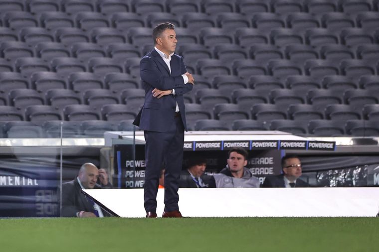 El Muñeco, molesto por el tono de la preguntas de lo periodistas en la conferencia, sorprendió con una frase en tono desafiante. Foto: EFE