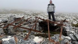 Daysi Rendo Gadea en el Monte Tumbledown, una de las zonas de combate en las Islas Malvinas. Daysi Rendo Gadea en el Monte Tumbledown, una de las zonas de combate en las Islas Malvinas.