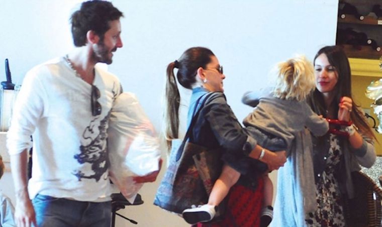 Un encuentro entre la China y Pampita. Foto: Ciudad Magazine.