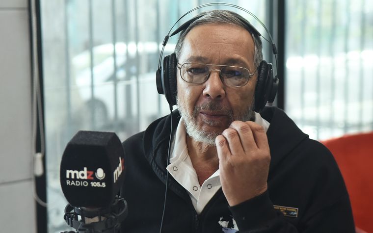 Alejandro Rodriguez, veterano de Malvinas, en el estudio de MDZ Radio 105.5 FM Foto: Rodrigo DAngelo / MDZ