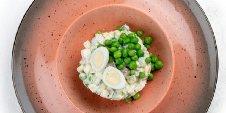 Ensalada de papas y arvejas Foto: Shutterstock