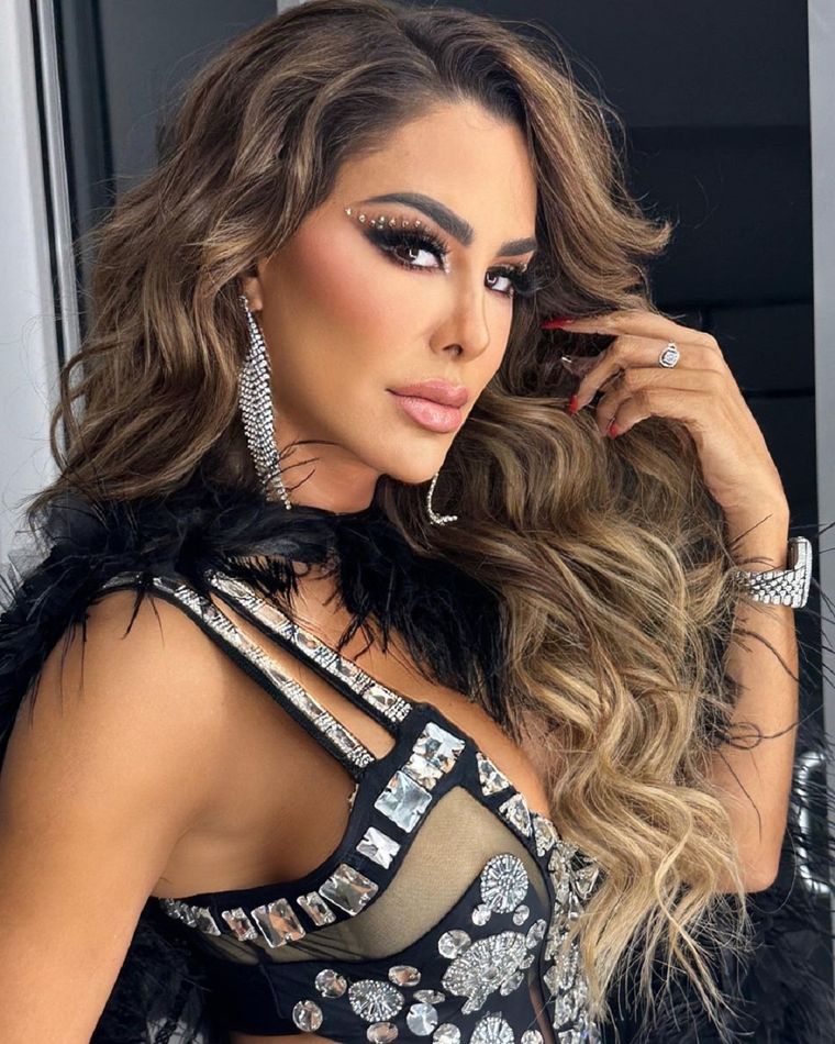 Este es el ejercicio de piernas que mantiene en forma a Ninel Conde, a sus 46 años Ninle Conde Foto: Instagram