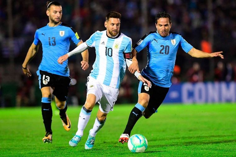 La última vez que Argentina visitó a Uruguay igualaron sin goles Foto: Télam