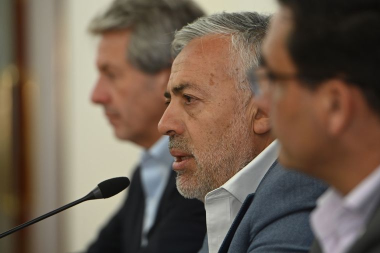 Cornejo agradeció a Correa Llano por sus gestiones en el proceso de privatización que tiene IMPSA. Foto: Gobierno
