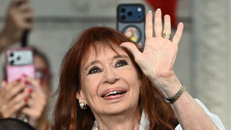 Hay un operativo en marcha para correr a Cristina Kirchner del PJ. Hay un operativo en marcha para correr a Cristina Kirchner del PJ.
