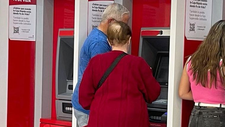 Anses sigue adelante con su cronograma de pagos Foto: ALF PONCE MERCADO / MDZ