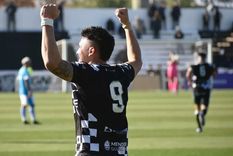 Luis Silba celebra el segundo gol de Gimnasia. Foto: Twitter Gimnasia y Esgrima Luis Silba celebra el segundo gol de Gimnasia. Foto: Twitter Gimnasia y Esgrima