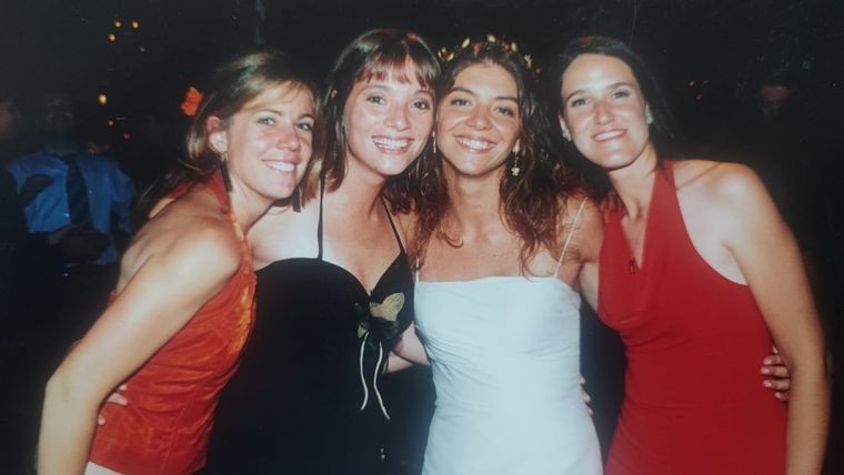 Cante en su matrimonio el 17 de diciembre. Tuvimos una fiesta increíble y la Fran se despidió contenta de cada uno de sus invitados. Foto: Tere Larraín.