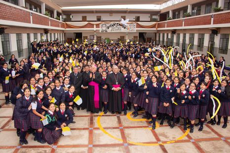 El modelo a pulmón ya no es sostenible en un entorno educativo cada vez más complejo, competitivo y regulado. El modelo a pulmón ya no es sostenible en un entorno educativo cada vez más complejo, competitivo y regulado.