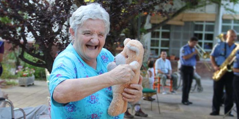 Haydeé, bailando con su osito Foto: Maggie Ojcius/ Mediamza.com