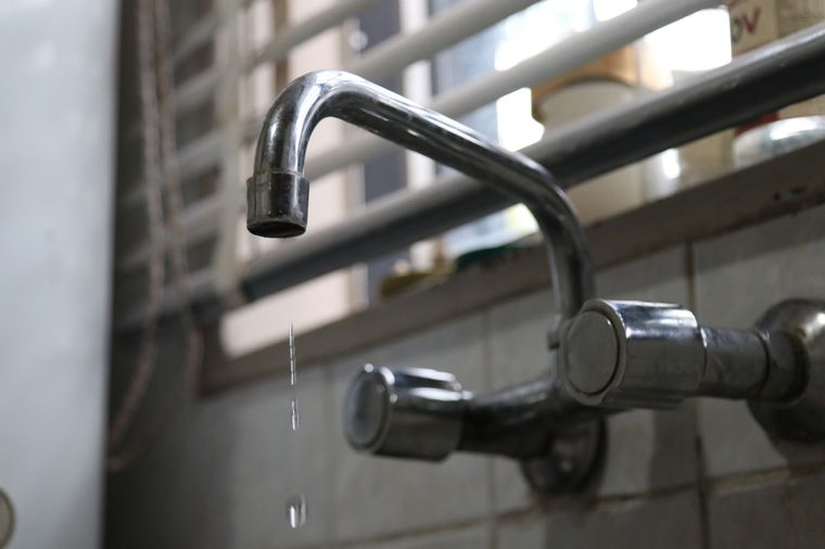 La tarifa de agua podría subir 58% desde noviembre. Foto: Maximiliano Ríos/MDZ