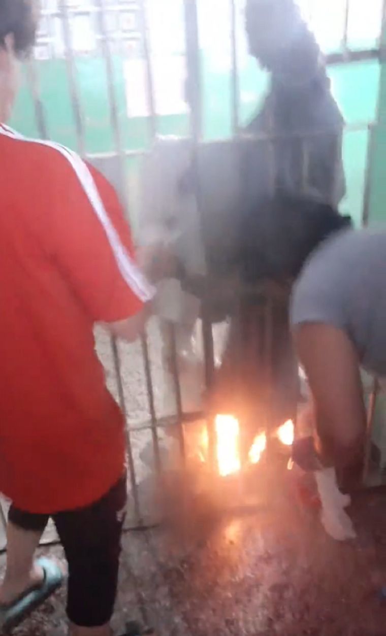 Las imágenes del motín fueron registradas por las internas