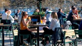 Los bares, restaurantes, gimnasios, tiendas, guarderías y colegios para menores de 16 años han estado abiertos.