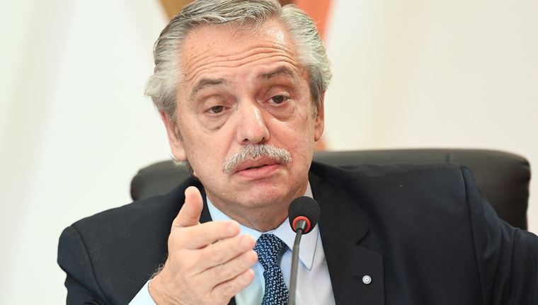 Fernández apuntó contra Milei y sus perros Foto: NA