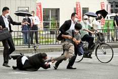 Instante en que atrapan al asesino de Abe. Foto: Npr.