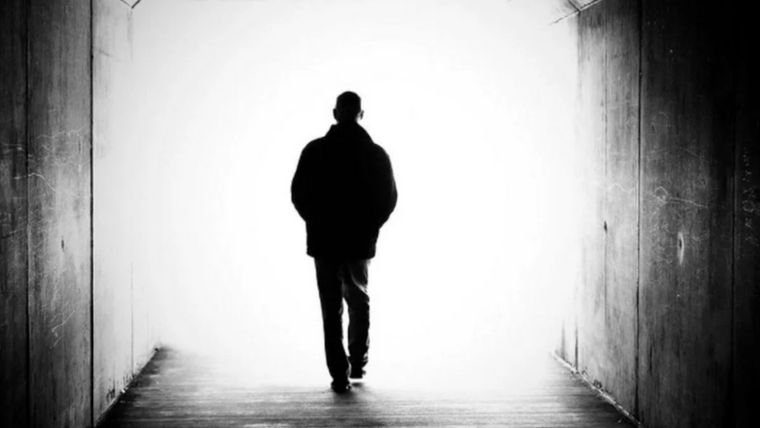 Lejos de pensar que solo quienes padecen enfermedades mentales son los más expuestos, es importante destacar que este fenómeno afecta a toda la población Foto: MDZ