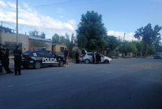 Los trabajos de la Policía Científica sobre el automóvil robado recuperado tras la persecución.&nbsp;