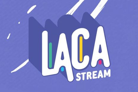 La entrada del estudio de streaming fue vandalizada por un grupo de fervientes militantes de la exvicepresidenta. La entrada del estudio de streaming fue vandalizada por un grupo de fervientes militantes de la exvicepresidenta.