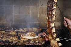 los argentinos consumen 5 kilos de carne de vaca menos, pero 1,5 mas de cerdo