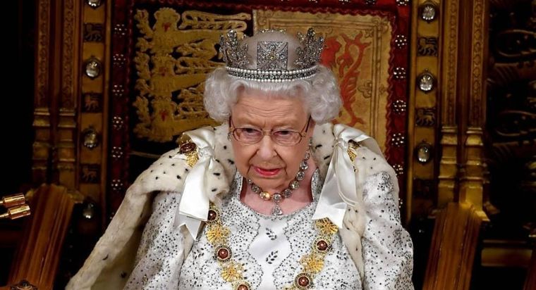 Reina Isabel, Isabel II, realeza