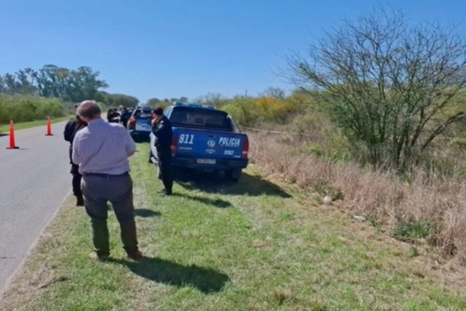Luego de rastrear su moto, descubrieron el cuerpo del hombre calcinado al costado de la ruta. Luego de rastrear su moto, descubrieron el cuerpo del hombre calcinado al costado de la ruta.