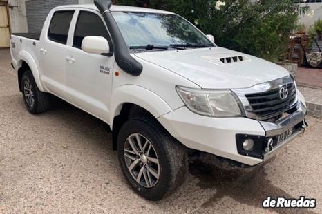 El usado del día: Toyota Hilux SR 4x4 modelo 2012 súper equipada