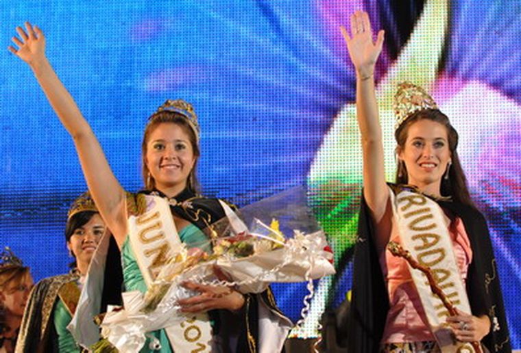 Alexia, de Junín, y María Fernanda, de Rivadavia, son las nuevas reinas vendimiales. Foto: Nacho Gaffuri / MDZ