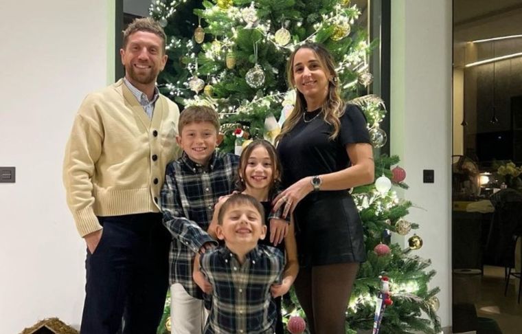 El Papu Gómez pasó la Navidad junto a su familia y a un excompañero de la Selección argentina Foto: @papugomez_official