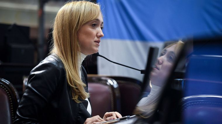 Anabel Fernández Sagasti es número uno en el puesto como candidata a la reelección en el cargo de primera senadora nacional Foto: Prensa Senado