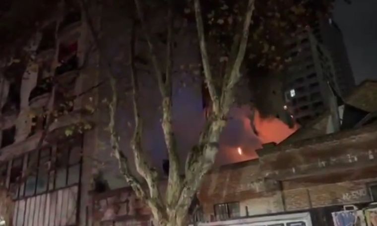 Once personas fueron asistidas por un incendio que se desató en un edificio en Monserrat, en la Ciudad de Buenos Aires