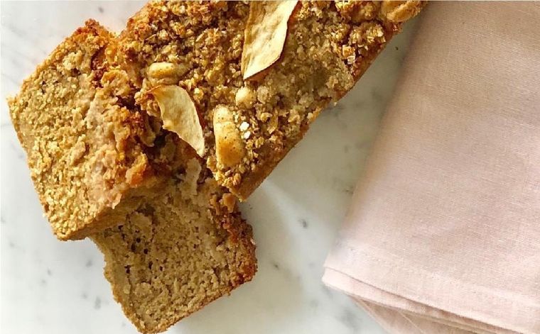 Esta receta de budín con manzanas y avena es fácil, rica y lleva poco tiempo y pocos ingredientes. Foto: UNSPLASH